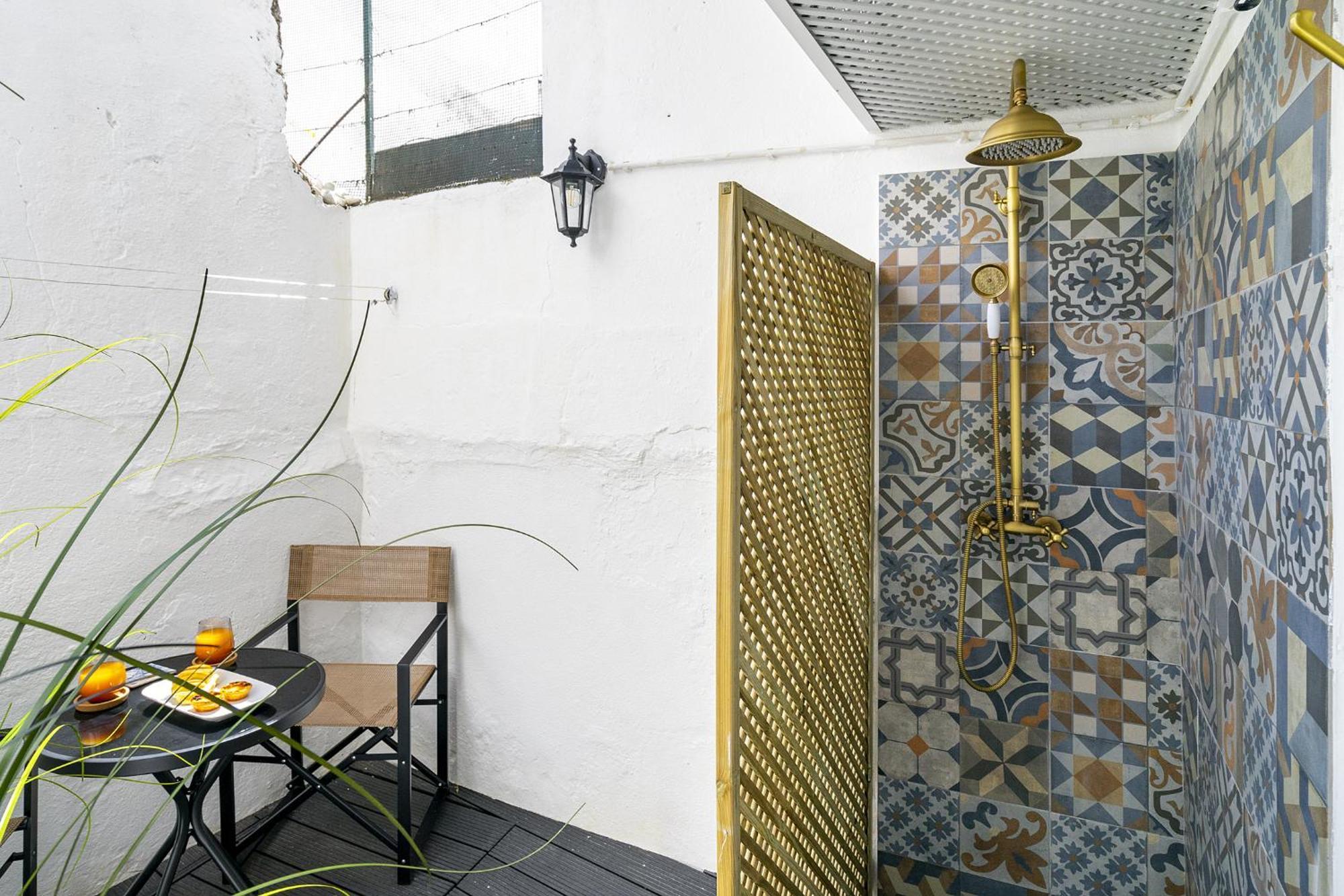 Whome Stylish Family Residence In The Heart Of Chiado Lisbon Exterior photo